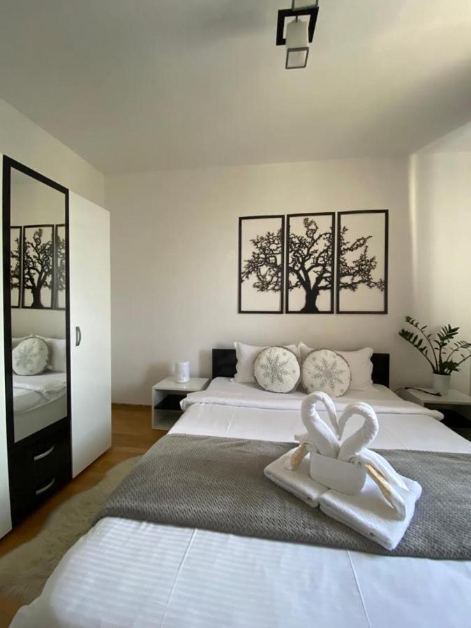 The Feeling Apartment *